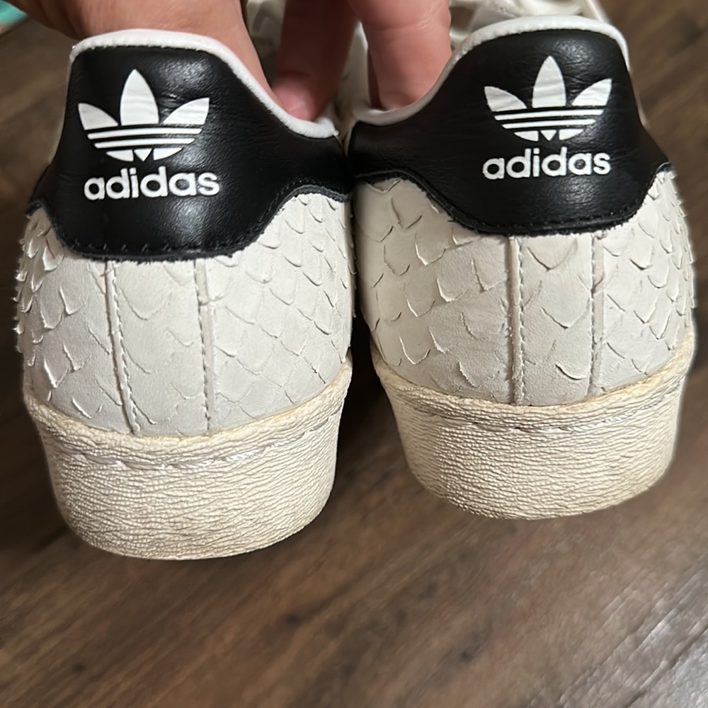 Adidas Superstar '80s Classic Snake-Cut Sneaker, White/Black size 8 - Picture 6 of 8
